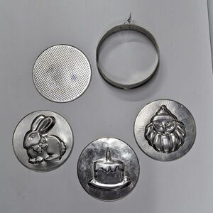 Vintage 90s Metro Springform‎ 9.5" Holiday Cake Molds